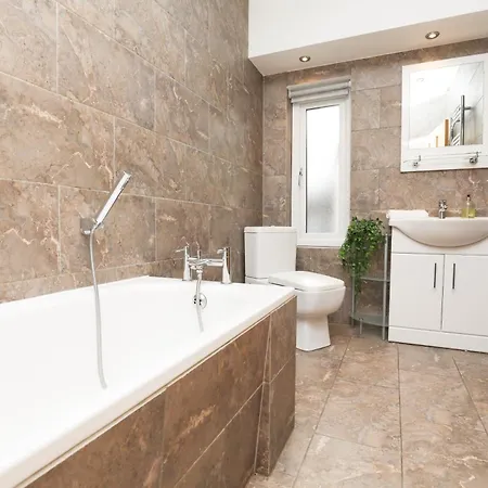 Anfield Luxe Retreat - Stylish Stay With Parking - Steps From Stadium - Short Drive To City Centre Liverpool Exterior photo
