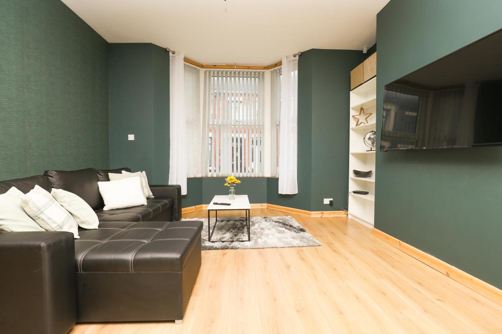 Anfield Luxe Retreat - Stylish With Parking - Steps From Stadium - Short Drive To Centre Apartment Liverpool