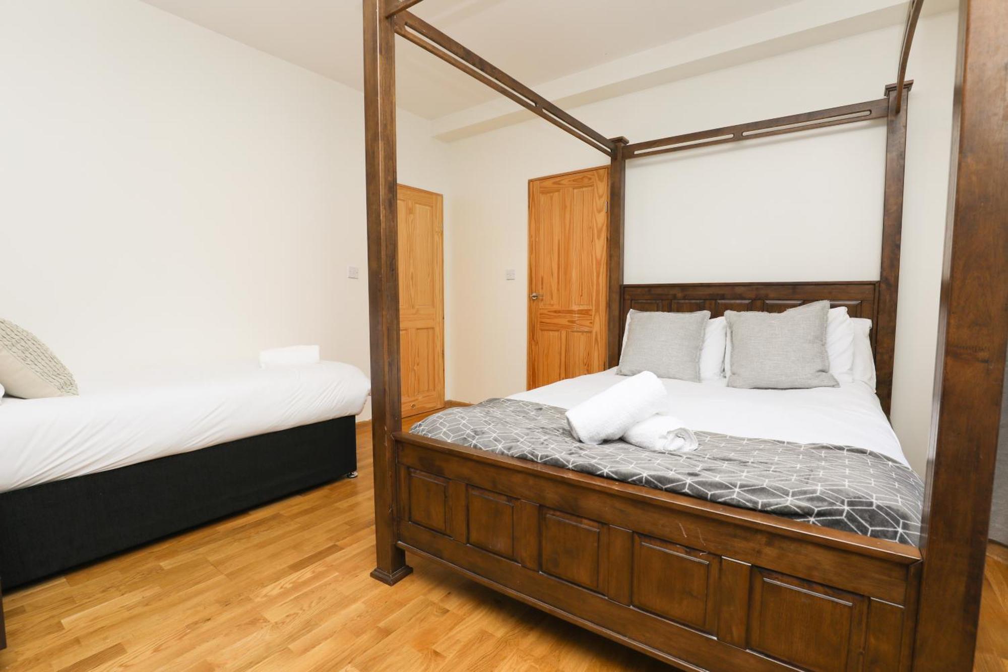Anfield Luxe Retreat - Stylish With Parking - Steps From Stadium - Short Drive To Centre *