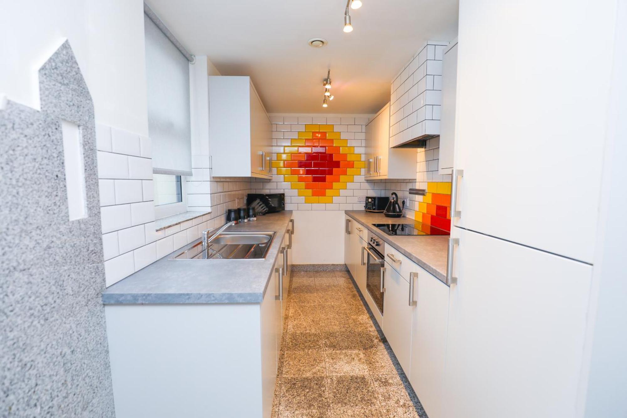 Anfield Luxe Retreat - Stylish With Parking - Steps From Stadium - Short Drive To Centre